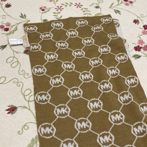 MICHAEL Michael Kors Logo MK Brown Cream Women's One Size Fits All Scarf - Picture 4 of 6